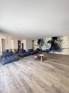 Posedenie v ubytovaní Villa 400m2 piscine intérieure très calme