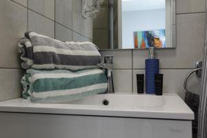 A bathroom at Paradiso Apartmanház