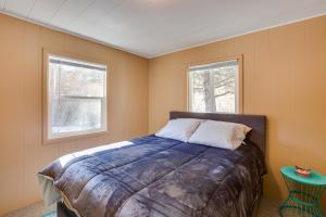 Postel nebo postele na pokoji v ubytování Colorado Mountain Retreat on Cucharas River!