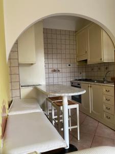 A kitchen or kitchenette at Apartment Fabiola