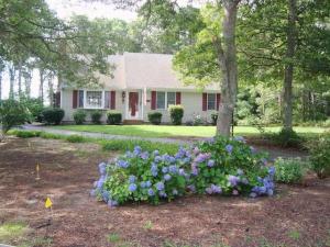 Taman di luar 11 Cranwood Road Harwich Cape Cod- -Aoibhneas