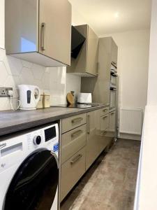 Køkken eller tekøkken på Private Northumberland Apartment - FREE PARKING + 1 billede