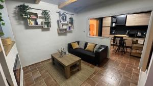 A seating area at Onlyfor2 un nido d'amore per la coppia