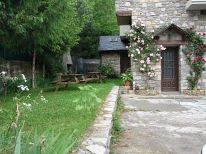 A garden outside Casa Rural la Comella Még 10 kép