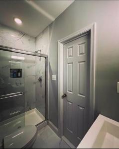 Een badkamer bij Apatrment Parkville Guest House