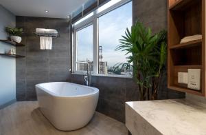 Vannituba majutusasutuses ÊMM Hotel Saigon