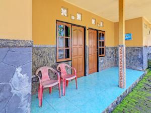 Foto dalla galleria di SPOT ON 92399 Hotel Sekar Jagat Near Pantai Baluk Rening a Negara