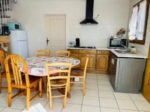Η κουζίνα ή μικρή κουζίνα στο Formiguères Chalet 3 faces idéal famille