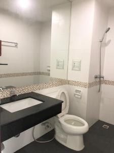 Koupelna v ubytování Hotel premier