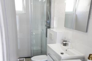 Koupelna v ubytování Luxury apartment Maestral - private pool