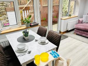 Gallery image of Cosy Heather Cottage in Ashbourne +38 photos