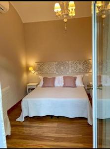Postel nebo postele na pokoji v ubytování CERNAIA ROOM