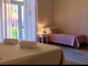 Postel nebo postele na pokoji v ubytování CERNAIA ROOM