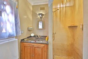 Koupelna v ubytování Riad Amya & Spa