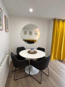 Posedenie v ubytovaní Riva, Appt rénové dans le bourg de Ouistreham + 4 fotografie