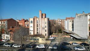 The surrounding neighborhood or a neighborhood close to a szállodákat