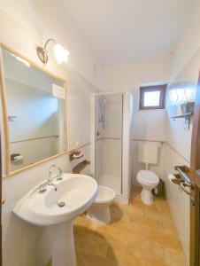 Koupelna v ubytování Antico Borghetto - Casa Vacanze + 37 fotografií
