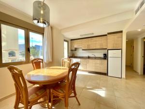Kuchyň nebo kuchyňský kout v ubytování 2 Bedrooms Apartment in Calpe LARIMAR