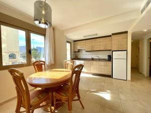 Kuchyň nebo kuchyňský kout v ubytování 2 Bedrooms Apartment in Calpe LARIMAR