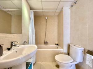 Koupelna v ubytování 2 Bedrooms Apartment in Calpe LARIMAR