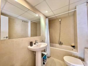 Koupelna v ubytování 2 Bedrooms Apartment in Calpe LARIMAR