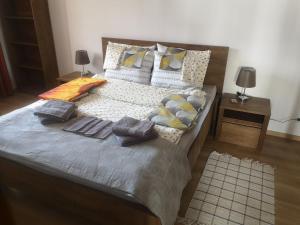 A bed or beds in a room at QUEEN'S VIEW app-9 free pool,parking, fitness & sea view