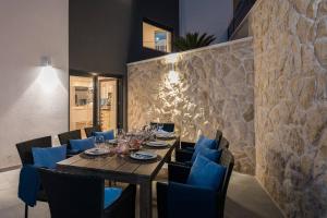 Posedenie v ubytovaní Villa Salt - 10 people, heated pool, Trogir, near beach & Split airport