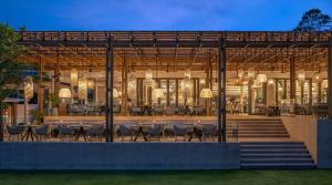 Ein Restaurant oder anderes Speiselokal in der Unterkunft Hyatt Regency Phuket Resort 