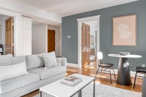 Istumisnurk majutusasutuses Beacon Hill 2br w wd nr Boston Common BOS-828
