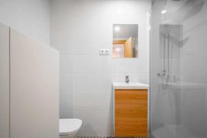 A bathroom at Luminoso apartamento cerca de la playa