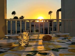 Balkon lub taras w obiekcie Red Hibiscus Corralejo iRent Fuerteventura