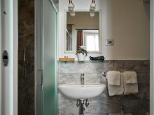 A bathroom at B&B My Way