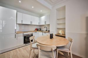 Kuchyňa alebo kuchynka v ubytovaní 3G#Appart 6Pers#2 Chambres#Commerce#Paris 15#AC