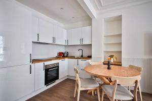 Kuchyňa alebo kuchynka v ubytovaní 3G#Appart 6Pers#2 Chambres#Commerce#Paris 15#AC