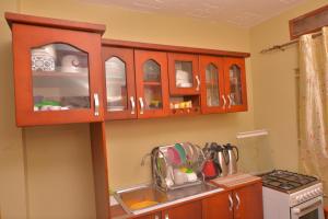 Φωτογραφία από το άλμπουμ του 3 Bed House - Sleeps 8 Wifi Parking Pets σε Bunamwaya