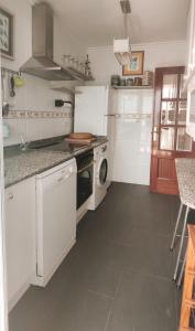 A kitchen or kitchenette at Los Castellanos nº 8 Suances