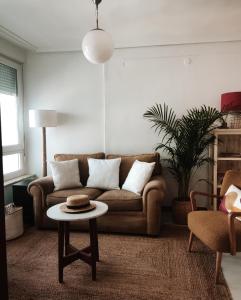 A seating area at Los Castellanos nº 8 Suances