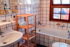 A bathroom at Club Villamar - Bordeus