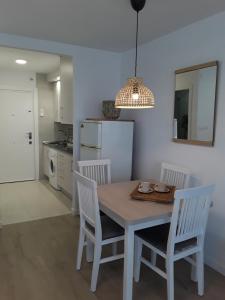 Kuchnia lub aneks kuchenny w obiekcie Algaida Studio Calahonda, Pools, Garden and 150 m Beach