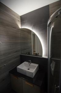 A bathroom at Studio vasiliki
