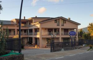 Budova, kde se hotel nachází