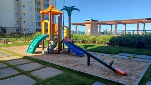 Дитяча ігрова зона в Pé na areia em Vila Açoriana, a 20min do Beto Carrero