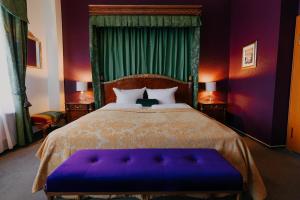 Postel nebo postele na pokoji v ubytování Boutique Hotel Rothenburger Hof