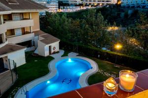 Don Juan apartment with pool in Carvajal by Costarentals - Ref 98内部或周边的泳池
