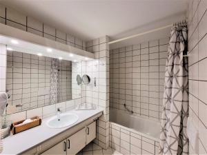 Koupelna v ubytování Steiner Strandappartements Appartement 306 Süd- Landseite + 33 fotografií