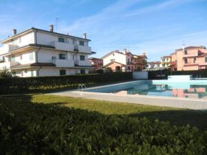 Hồ bơi trong/gần Villaggio Laguna app.to 5 e 38