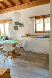 Kuchyň nebo kuchyňský kout v ubytování Apartment Eva 304 by Interhome