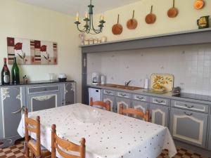 Kuchyň nebo kuchyňský kout v ubytování Maison Lumineuse entre Toulouse et Albi