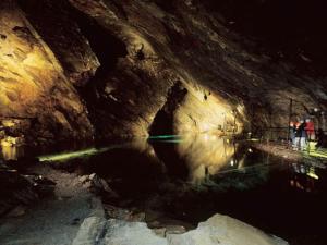 DolbenmaenにあるHoliday Home Dillio by Interhomeの洞窟