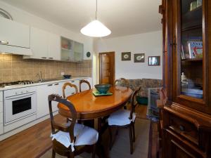 A kitchen or kitchenette at Agriturismo Le Spezie